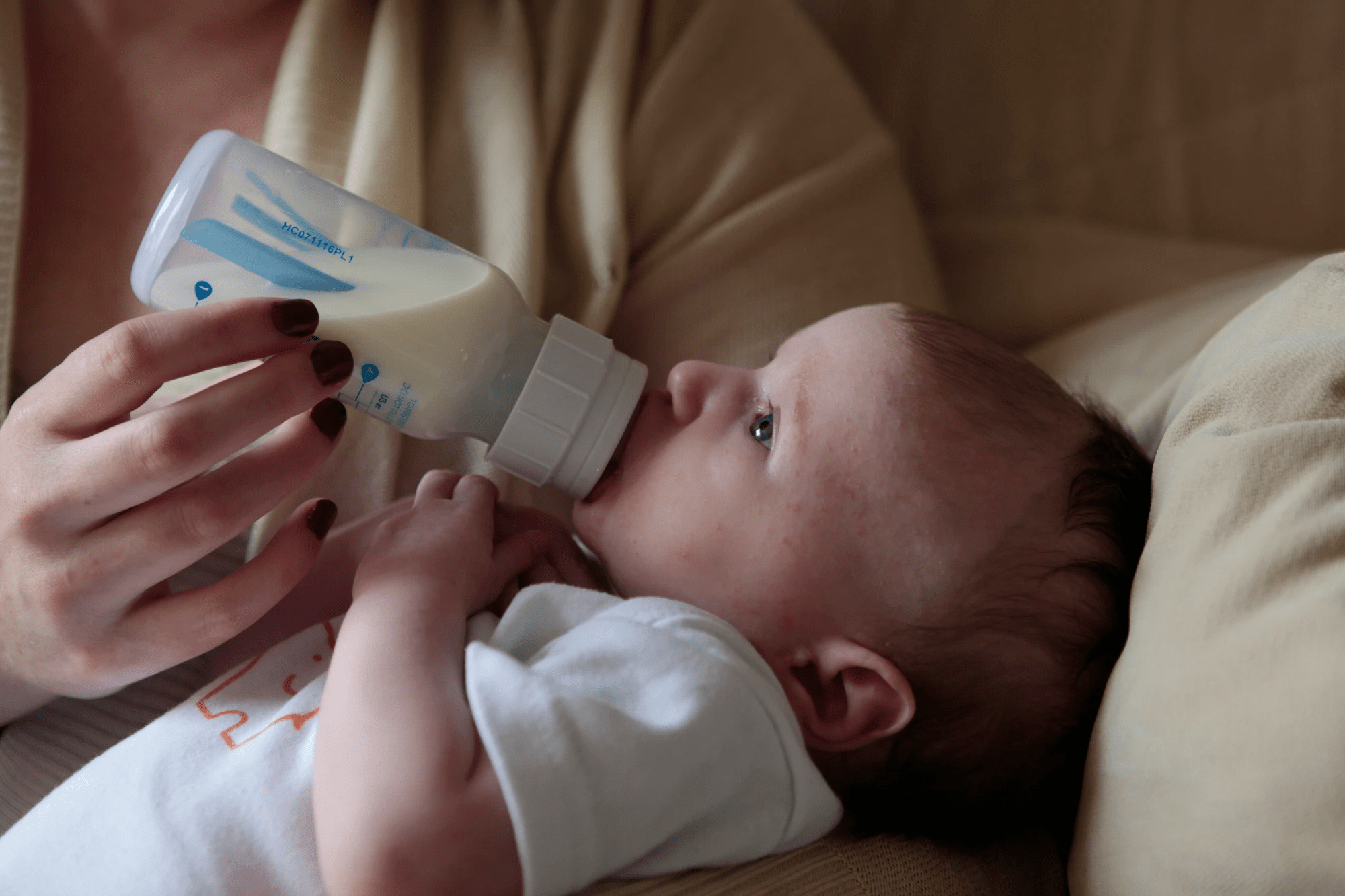 Mon bébé régurgite souvent, est-il malade ?