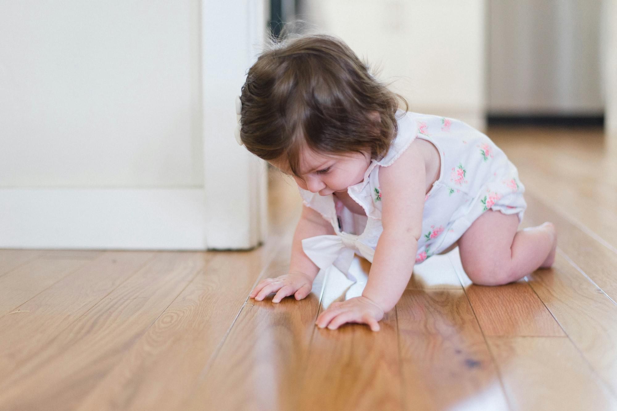 Mon enfant ne marche pas encore : comment puis-je l’aider ?