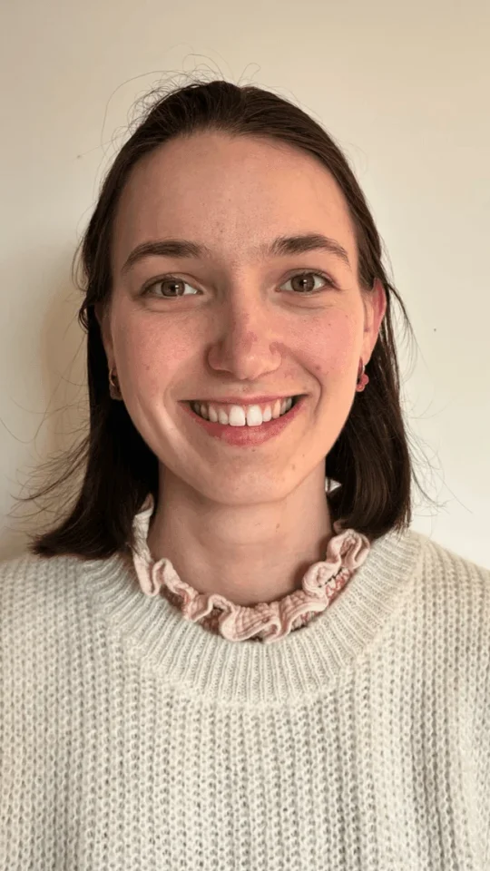 Photo : Clémence — Directrice de la crèche — Diplômée Éducatrice de Jeunes Enfants